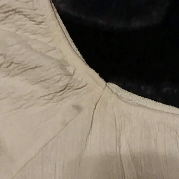 Women's top not sure but does look antique - Picture 3 of 5